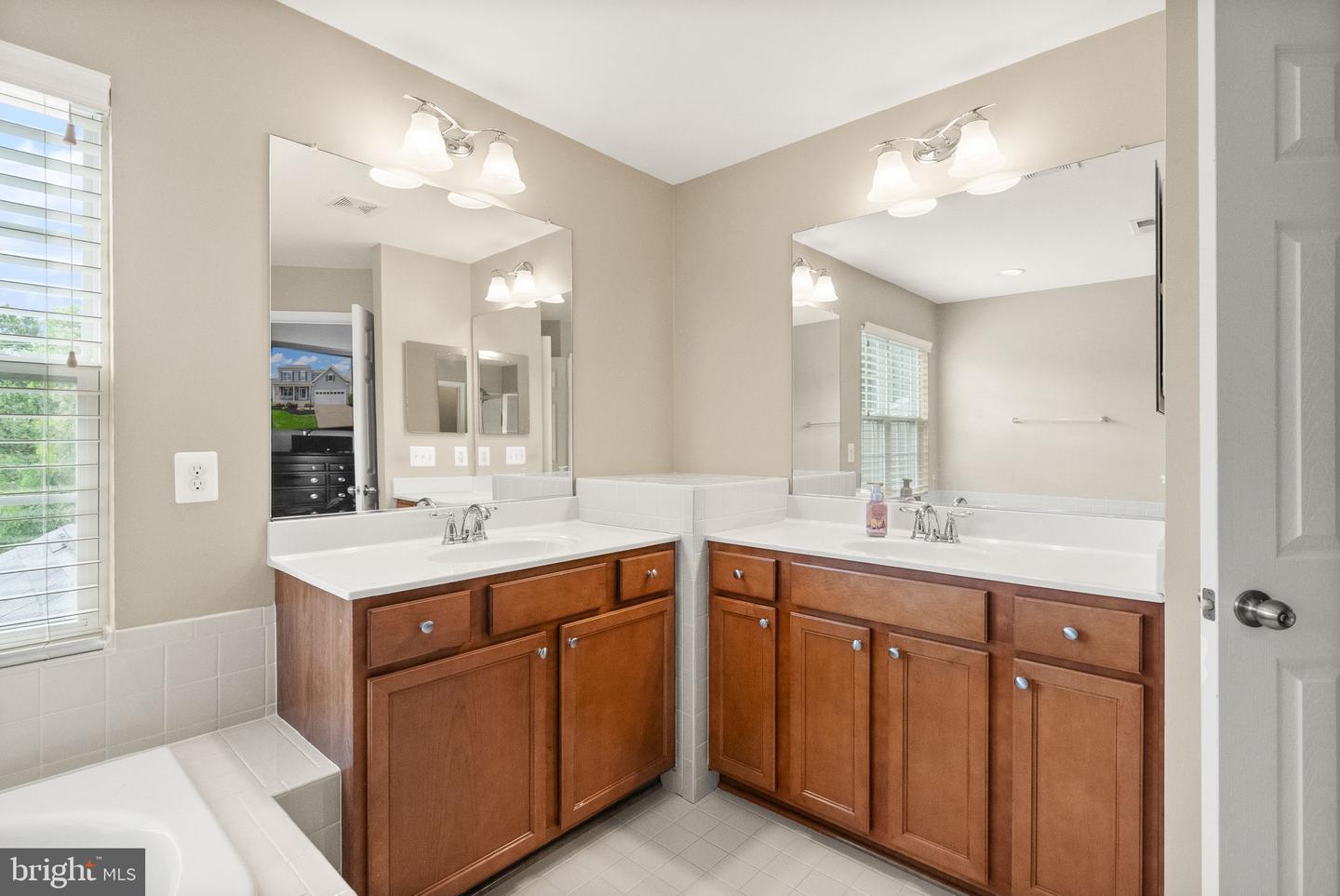 5638 MINNIE CT, WOODBRIDGE, Virginia 22193, 5 Bedrooms Bedrooms, ,3 BathroomsBathrooms,Residential,For sale,5638 MINNIE CT,VAPW2096532 MLS # VAPW2096532