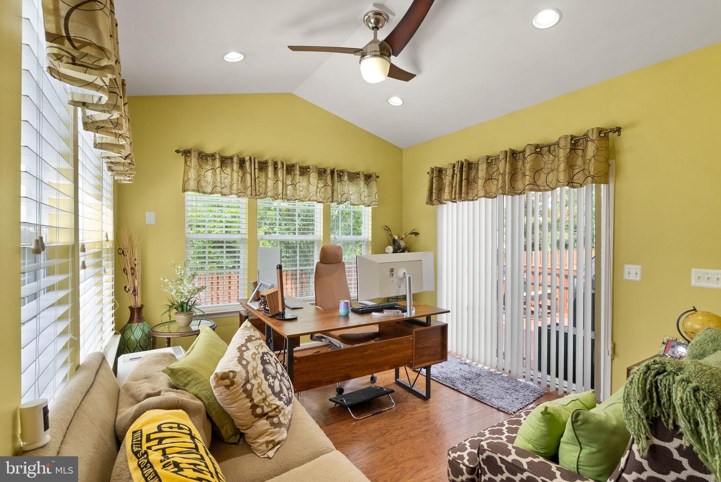 5638 MINNIE CT, WOODBRIDGE, Virginia 22193, 5 Bedrooms Bedrooms, ,3 BathroomsBathrooms,Residential,For sale,5638 MINNIE CT,VAPW2096532 MLS # VAPW2096532