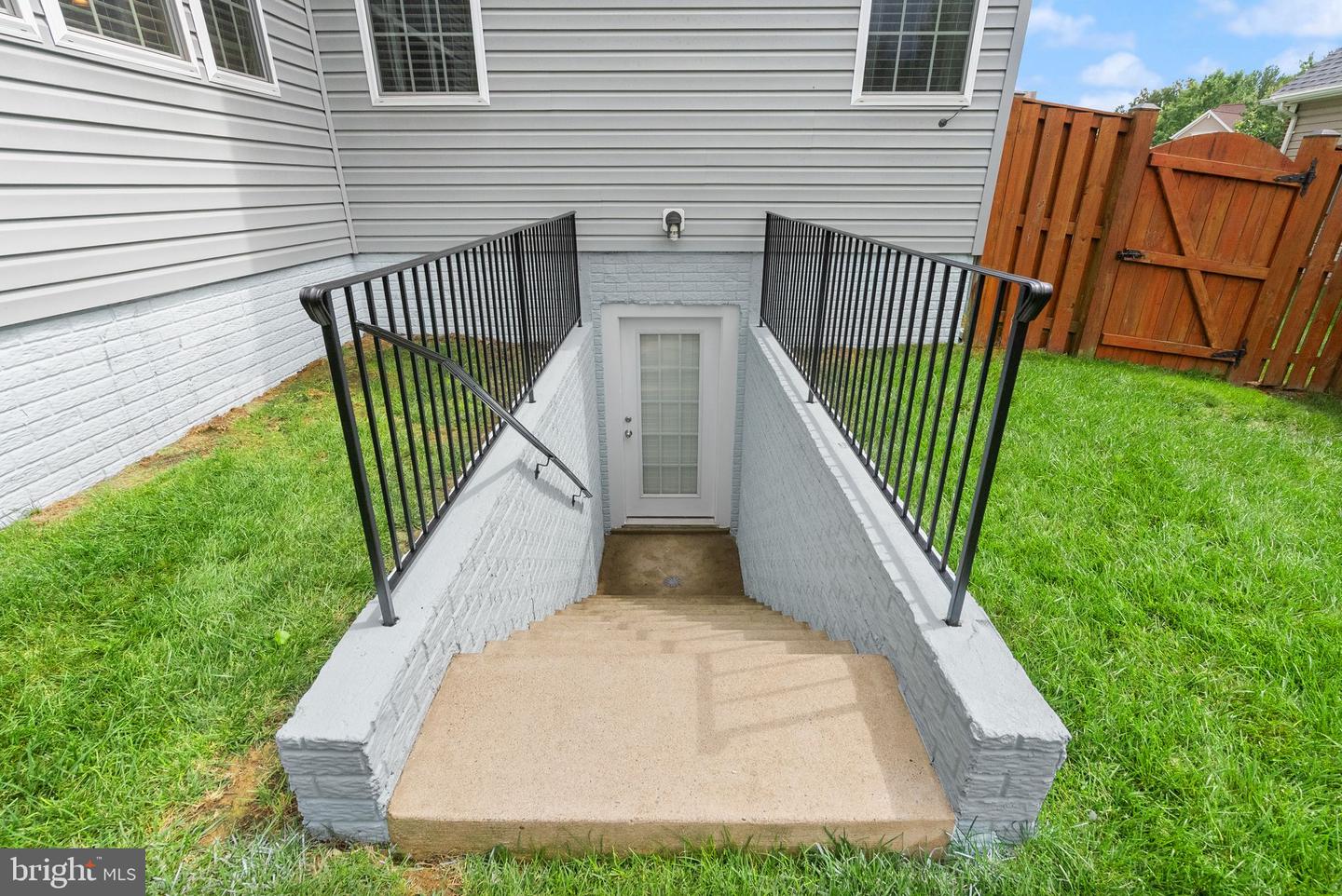 5638 MINNIE CT, WOODBRIDGE, Virginia 22193, 5 Bedrooms Bedrooms, ,3 BathroomsBathrooms,Residential,For sale,5638 MINNIE CT,VAPW2096532 MLS # VAPW2096532