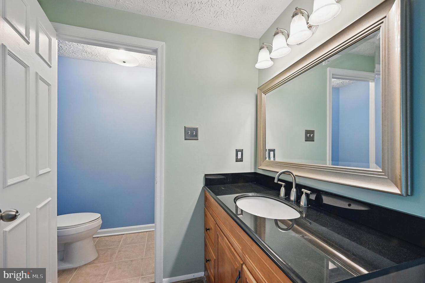 9922 OAKDALE WOODS CT, VIENNA, Virginia 22181, 3 Bedrooms Bedrooms, ,2 BathroomsBathrooms,Residential,For sale,9922 OAKDALE WOODS CT,VAFX2246170 MLS # VAFX2246170