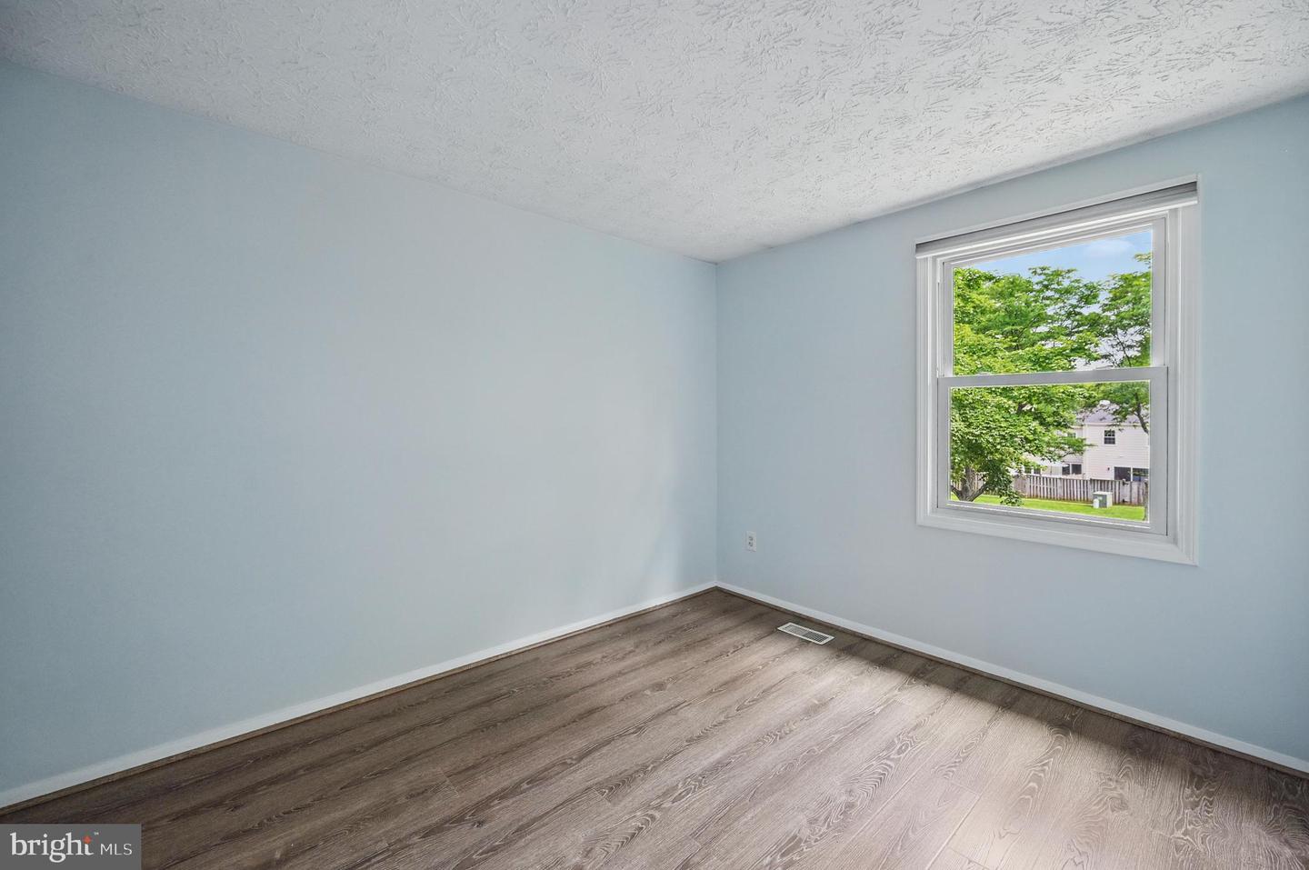 9922 OAKDALE WOODS CT, VIENNA, Virginia 22181, 3 Bedrooms Bedrooms, ,2 BathroomsBathrooms,Residential,For sale,9922 OAKDALE WOODS CT,VAFX2246170 MLS # VAFX2246170