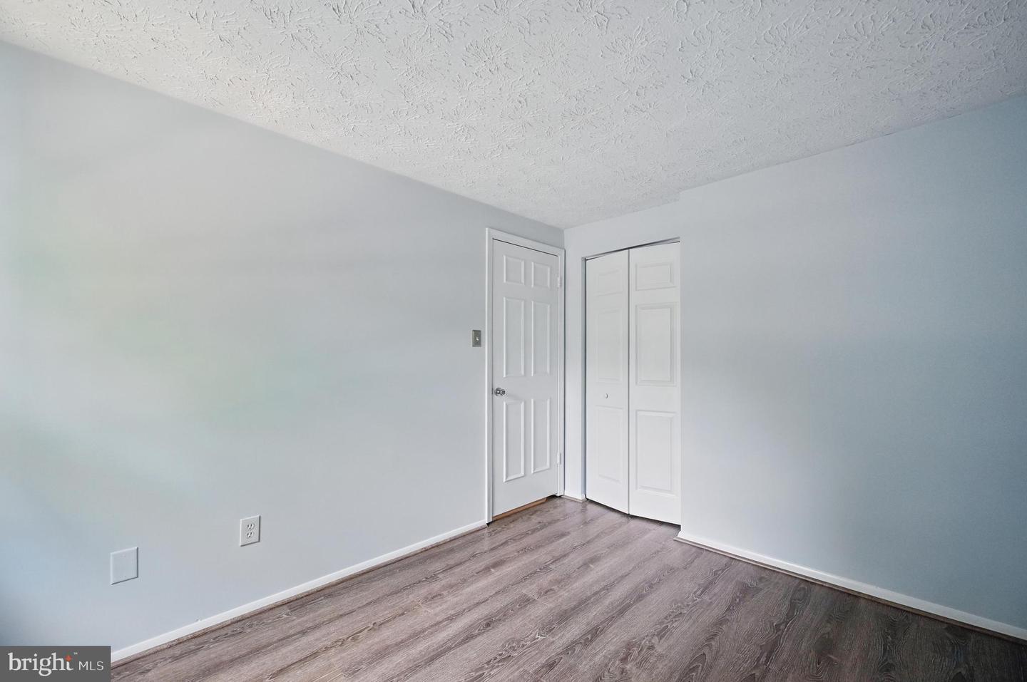 9922 OAKDALE WOODS CT, VIENNA, Virginia 22181, 3 Bedrooms Bedrooms, ,2 BathroomsBathrooms,Residential,For sale,9922 OAKDALE WOODS CT,VAFX2246170 MLS # VAFX2246170