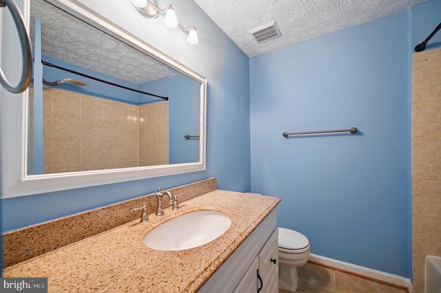 9922 OAKDALE WOODS CT, VIENNA, Virginia 22181, 3 Bedrooms Bedrooms, ,2 BathroomsBathrooms,Residential,For sale,9922 OAKDALE WOODS CT,VAFX2246170 MLS # VAFX2246170