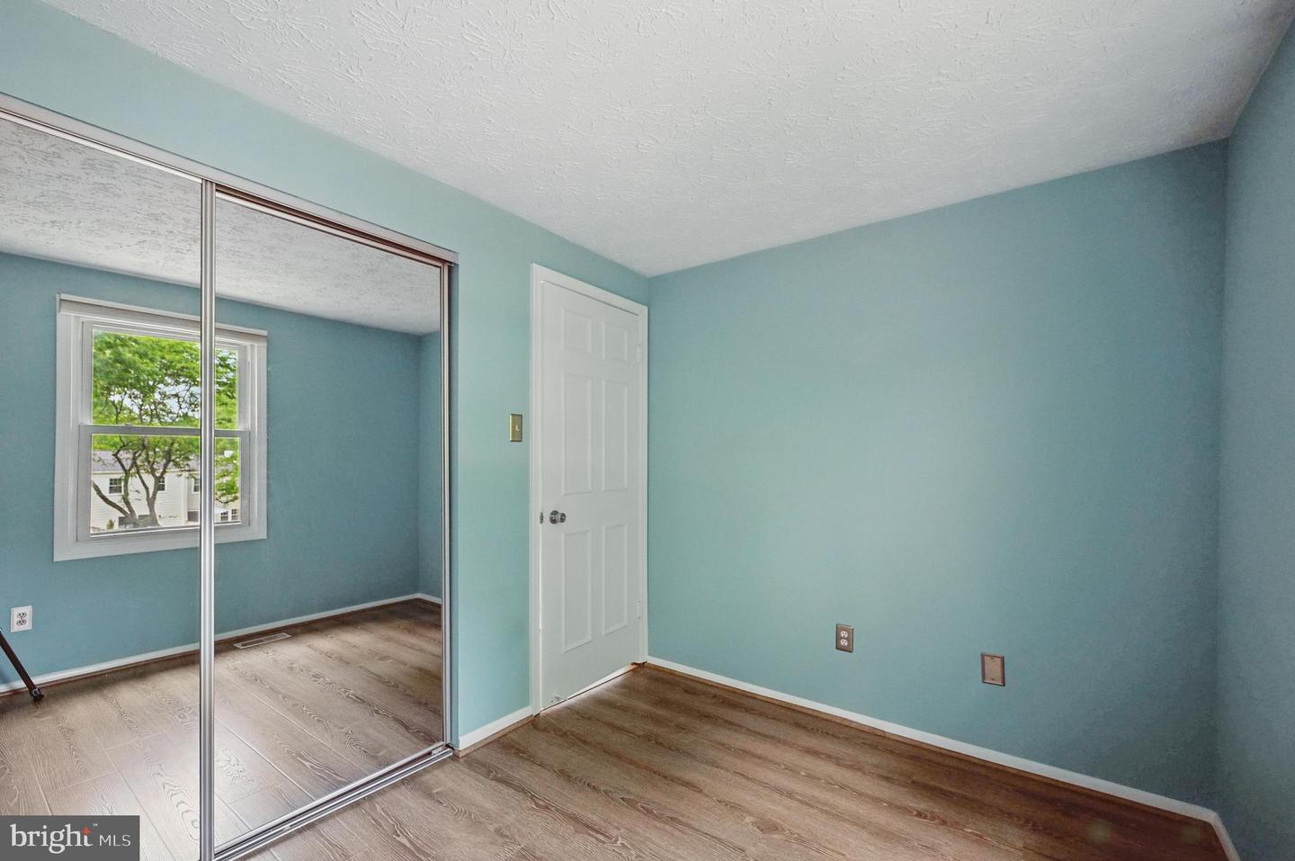 9922 OAKDALE WOODS CT, VIENNA, Virginia 22181, 3 Bedrooms Bedrooms, ,2 BathroomsBathrooms,Residential,For sale,9922 OAKDALE WOODS CT,VAFX2246170 MLS # VAFX2246170