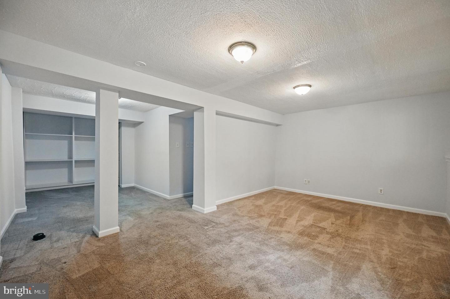 9922 OAKDALE WOODS CT, VIENNA, Virginia 22181, 3 Bedrooms Bedrooms, ,2 BathroomsBathrooms,Residential,For sale,9922 OAKDALE WOODS CT,VAFX2246170 MLS # VAFX2246170