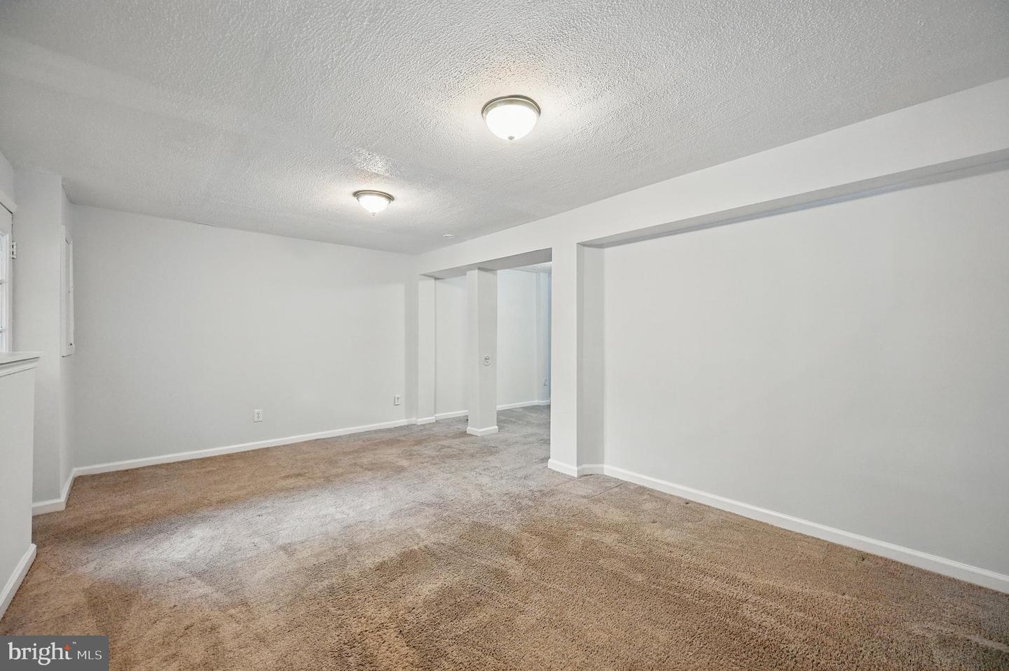 9922 OAKDALE WOODS CT, VIENNA, Virginia 22181, 3 Bedrooms Bedrooms, ,2 BathroomsBathrooms,Residential,For sale,9922 OAKDALE WOODS CT,VAFX2246170 MLS # VAFX2246170