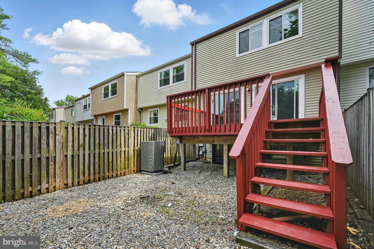 9922 OAKDALE WOODS CT, VIENNA, Virginia 22181, 3 Bedrooms Bedrooms, ,2 BathroomsBathrooms,Residential,For sale,9922 OAKDALE WOODS CT,VAFX2246170 MLS # VAFX2246170