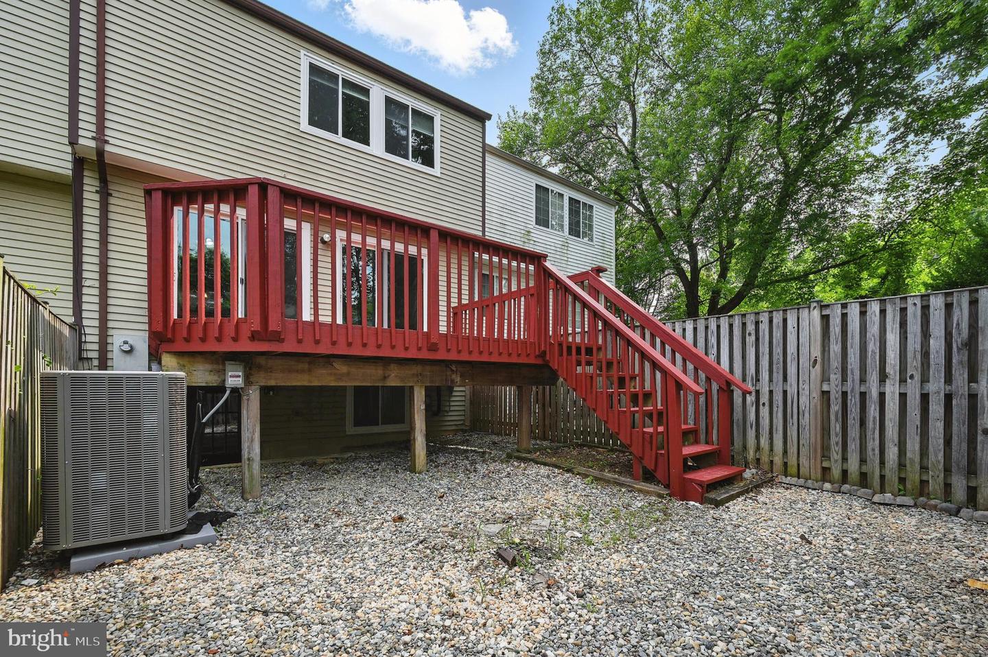 9922 OAKDALE WOODS CT, VIENNA, Virginia 22181, 3 Bedrooms Bedrooms, ,2 BathroomsBathrooms,Residential,For sale,9922 OAKDALE WOODS CT,VAFX2246170 MLS # VAFX2246170