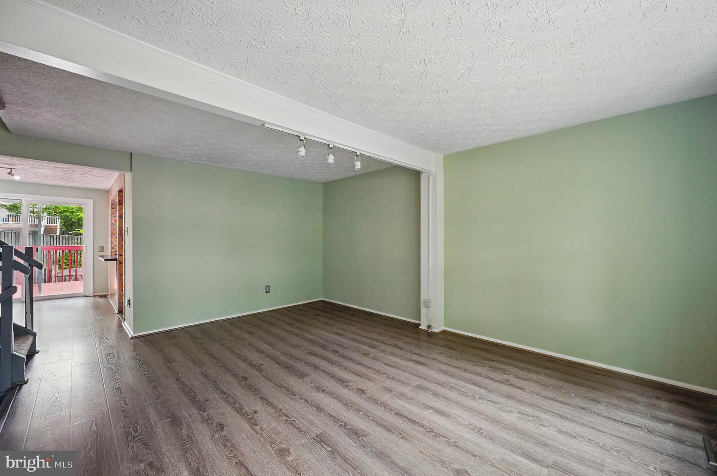 9922 OAKDALE WOODS CT, VIENNA, Virginia 22181, 3 Bedrooms Bedrooms, ,2 BathroomsBathrooms,Residential,For sale,9922 OAKDALE WOODS CT,VAFX2246170 MLS # VAFX2246170