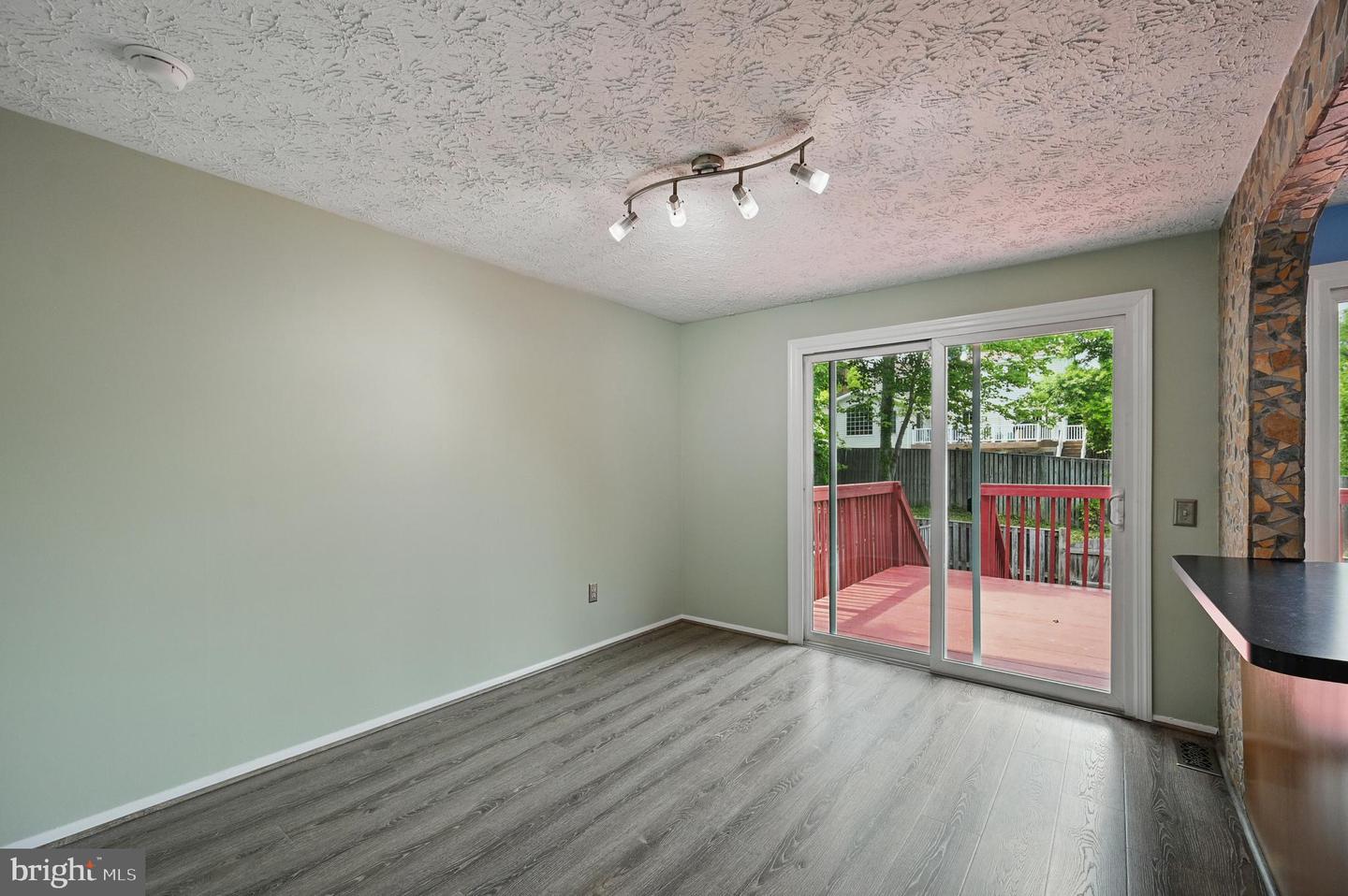 9922 OAKDALE WOODS CT, VIENNA, Virginia 22181, 3 Bedrooms Bedrooms, ,2 BathroomsBathrooms,Residential,For sale,9922 OAKDALE WOODS CT,VAFX2246170 MLS # VAFX2246170