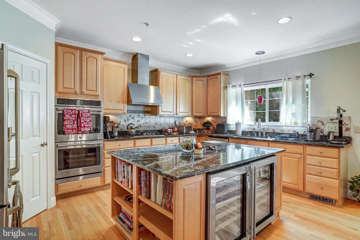 10 PHOENIX MILL PL, ALEXANDRIA, Virginia 22304, 3 Bedrooms Bedrooms, ,4 BathroomsBathrooms,Residential,For sale,10 PHOENIX MILL PL,VAAX2046274 MLS # VAAX2046274