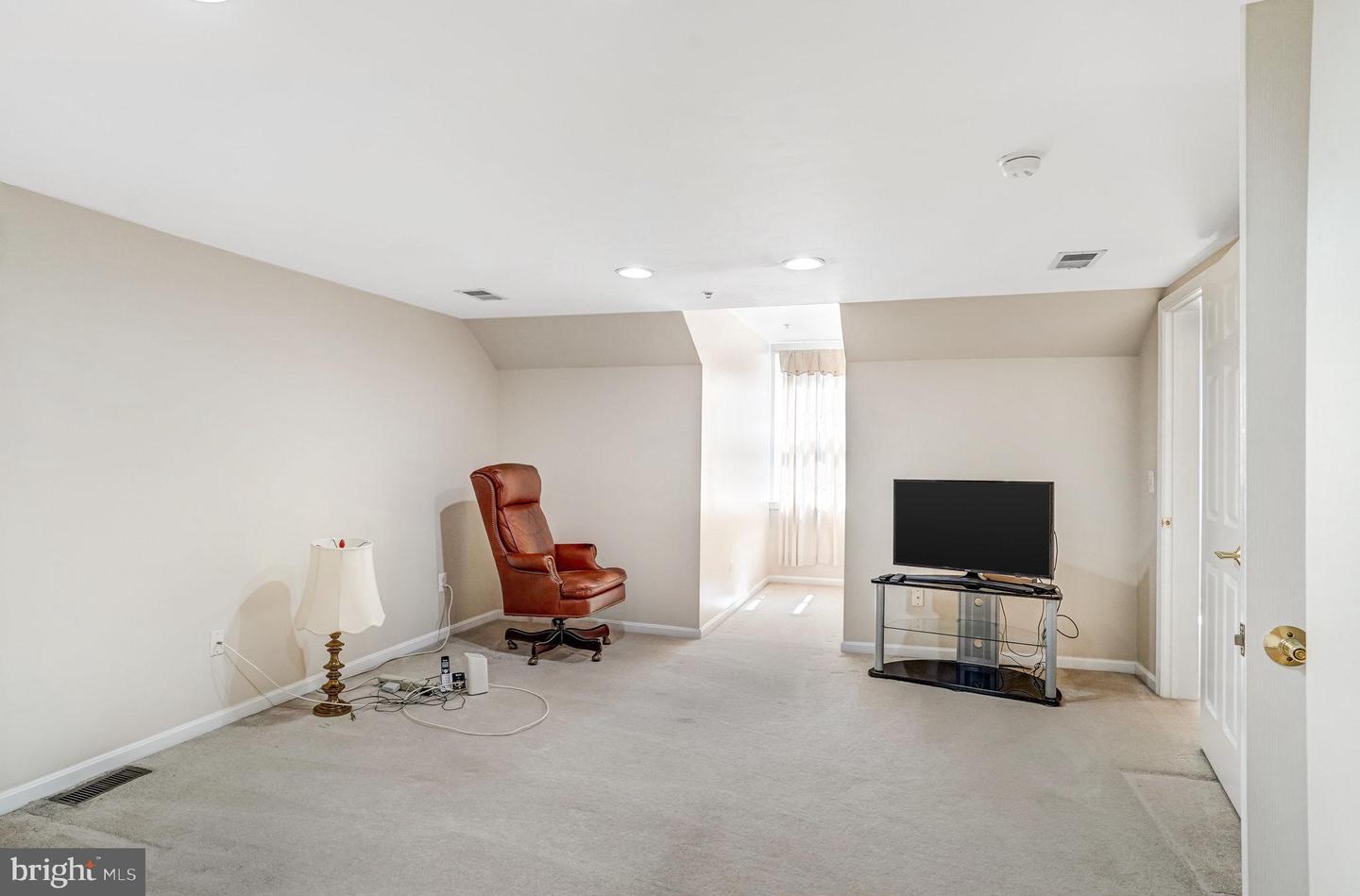 10 PHOENIX MILL PL, ALEXANDRIA, Virginia 22304, 3 Bedrooms Bedrooms, ,4 BathroomsBathrooms,Residential,For sale,10 PHOENIX MILL PL,VAAX2046274 MLS # VAAX2046274