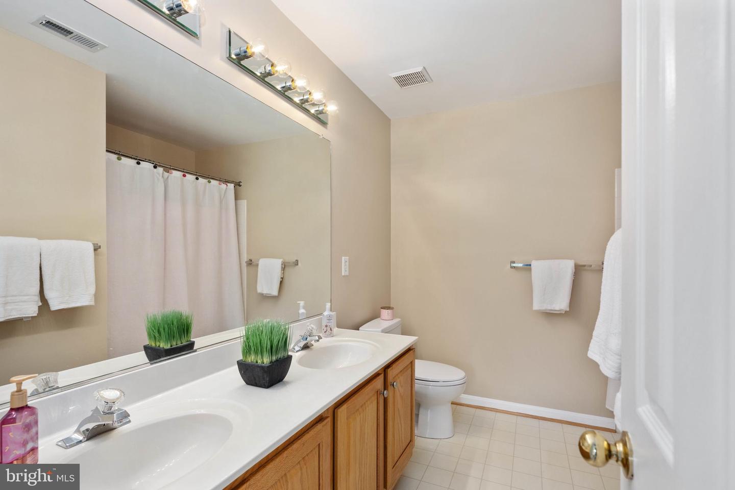 14501 GUILFORD RIDGE RD, HAYMARKET, Virginia 20169, 3 Bedrooms Bedrooms, ,2 BathroomsBathrooms,Residential,For sale,14501 GUILFORD RIDGE RD,VAPW2096604 MLS # VAPW2096604