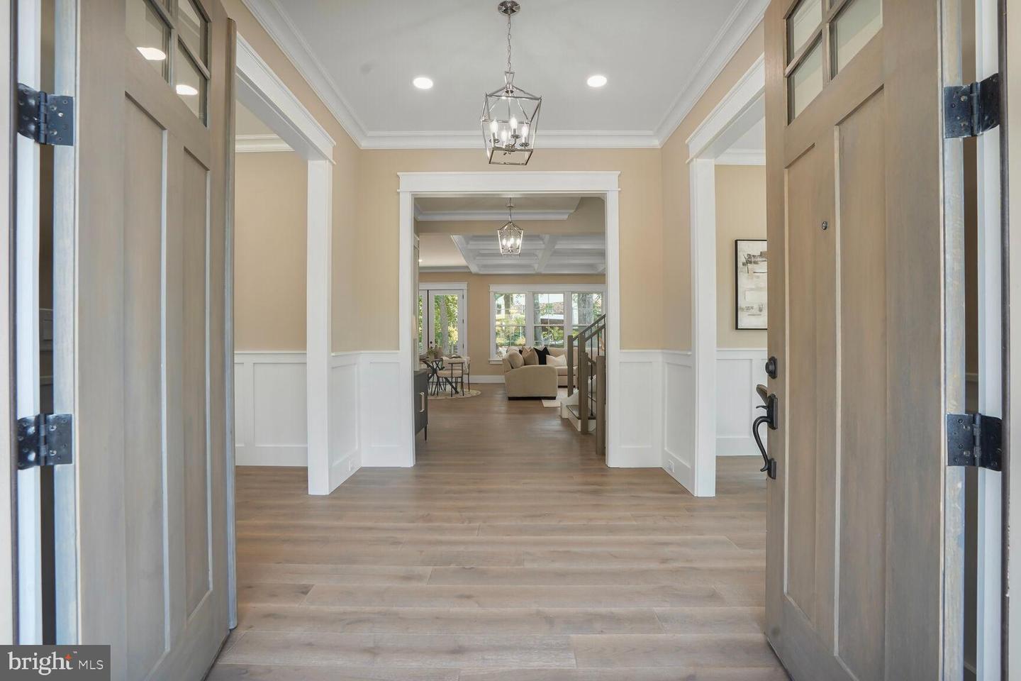 504 KINGSLEY RD SW, VIENNA, Virginia 22180, 7 Bedrooms Bedrooms, ,6 BathroomsBathrooms,Residential,For sale,504 KINGSLEY RD SW,VAFX2246344 MLS # VAFX2246344