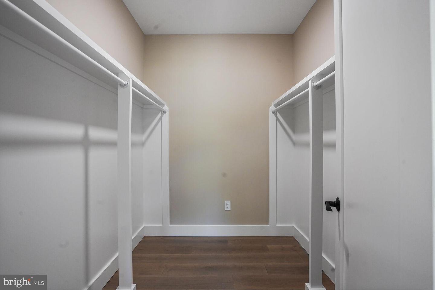 504 KINGSLEY RD SW, VIENNA, Virginia 22180, 7 Bedrooms Bedrooms, ,6 BathroomsBathrooms,Residential,For sale,504 KINGSLEY RD SW,VAFX2246344 MLS # VAFX2246344