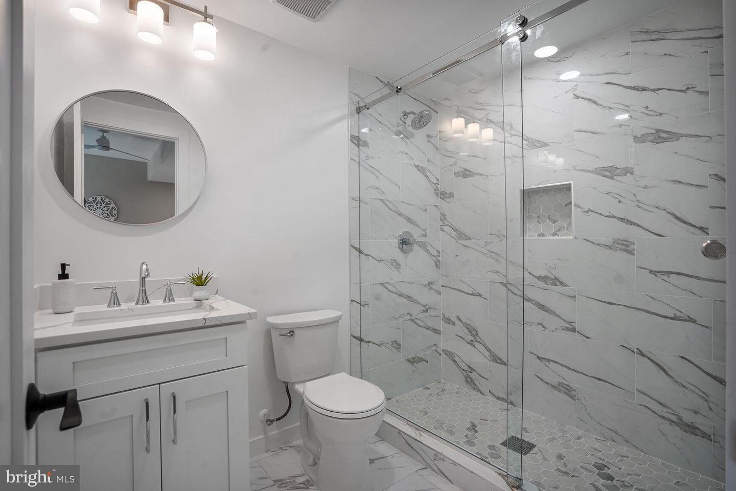 504 KINGSLEY RD SW, VIENNA, Virginia 22180, 7 Bedrooms Bedrooms, ,6 BathroomsBathrooms,Residential,For sale,504 KINGSLEY RD SW,VAFX2246344 MLS # VAFX2246344