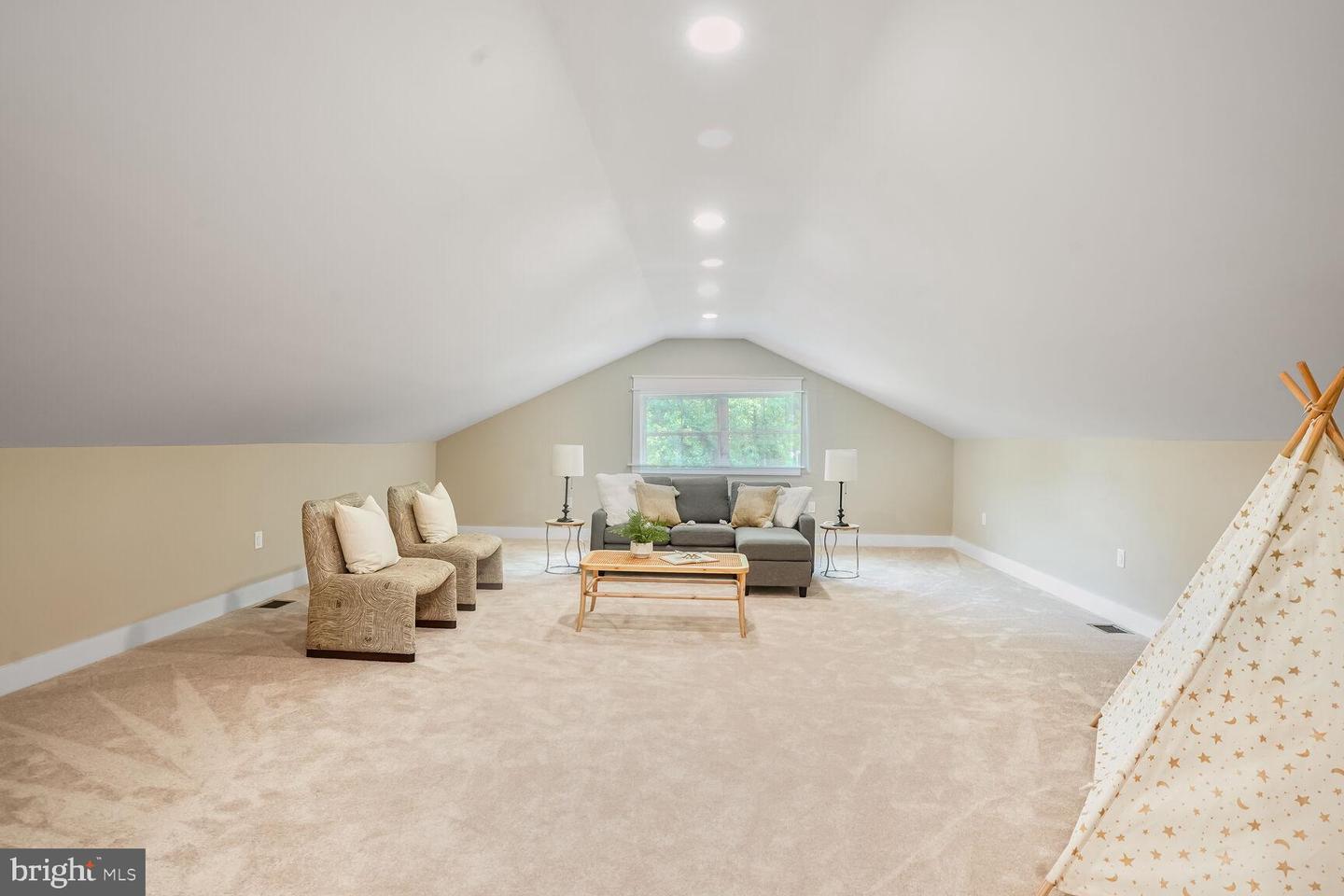 504 KINGSLEY RD SW, VIENNA, Virginia 22180, 7 Bedrooms Bedrooms, ,6 BathroomsBathrooms,Residential,For sale,504 KINGSLEY RD SW,VAFX2246344 MLS # VAFX2246344