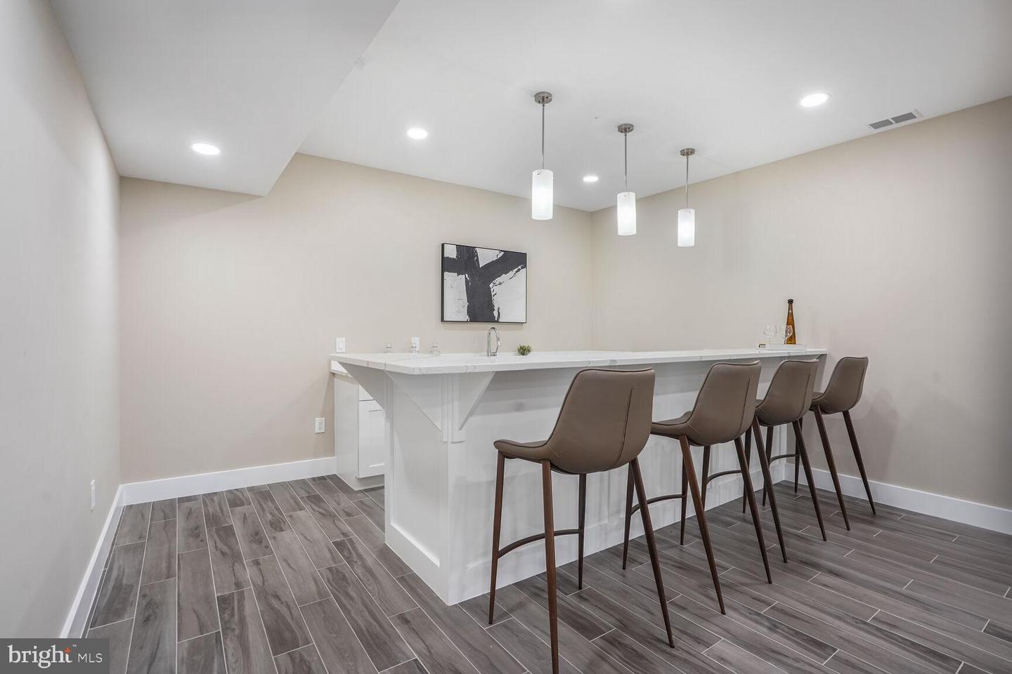504 KINGSLEY RD SW, VIENNA, Virginia 22180, 7 Bedrooms Bedrooms, ,6 BathroomsBathrooms,Residential,For sale,504 KINGSLEY RD SW,VAFX2246344 MLS # VAFX2246344