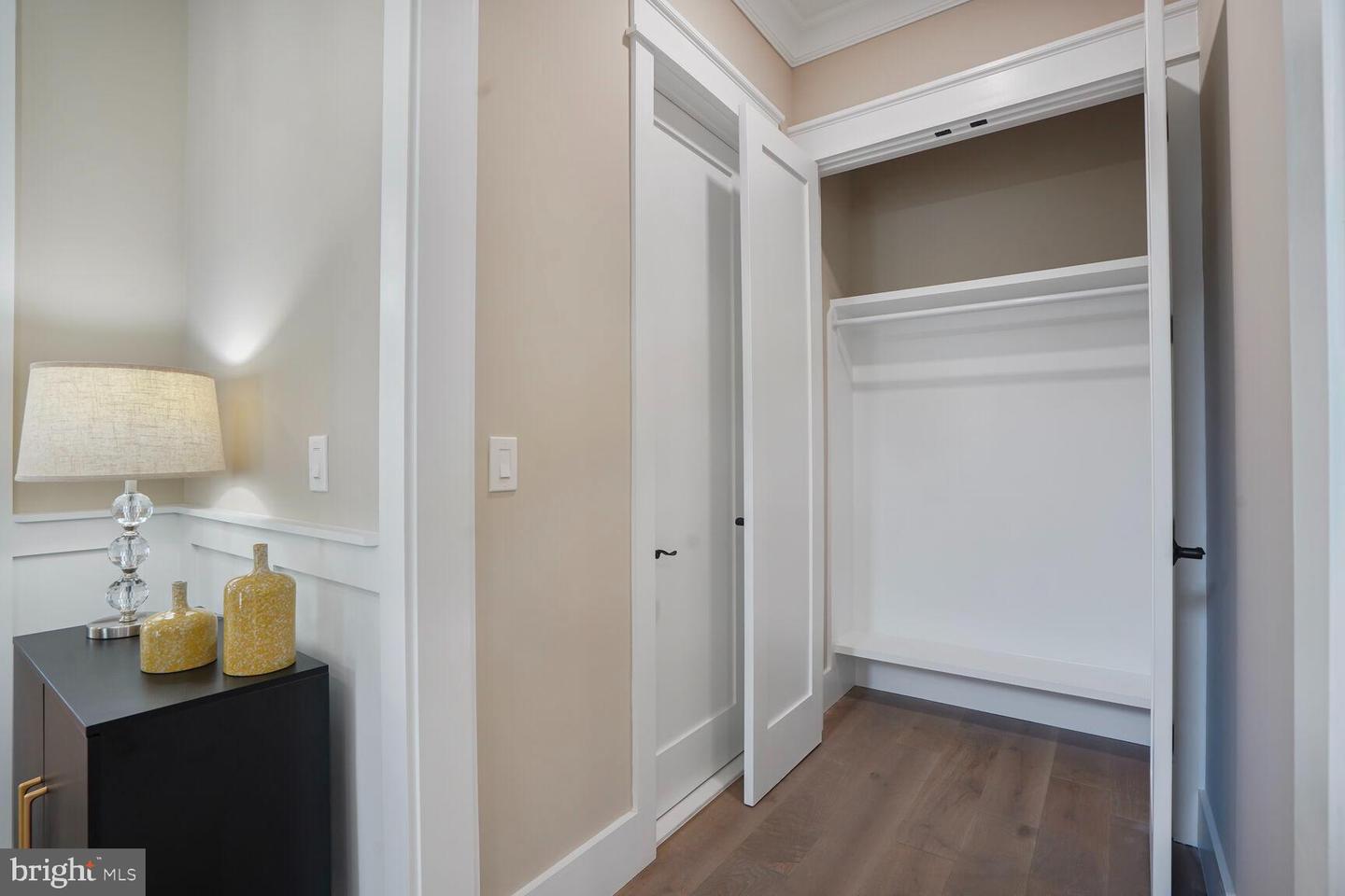 504 KINGSLEY RD SW, VIENNA, Virginia 22180, 7 Bedrooms Bedrooms, ,6 BathroomsBathrooms,Residential,For sale,504 KINGSLEY RD SW,VAFX2246344 MLS # VAFX2246344