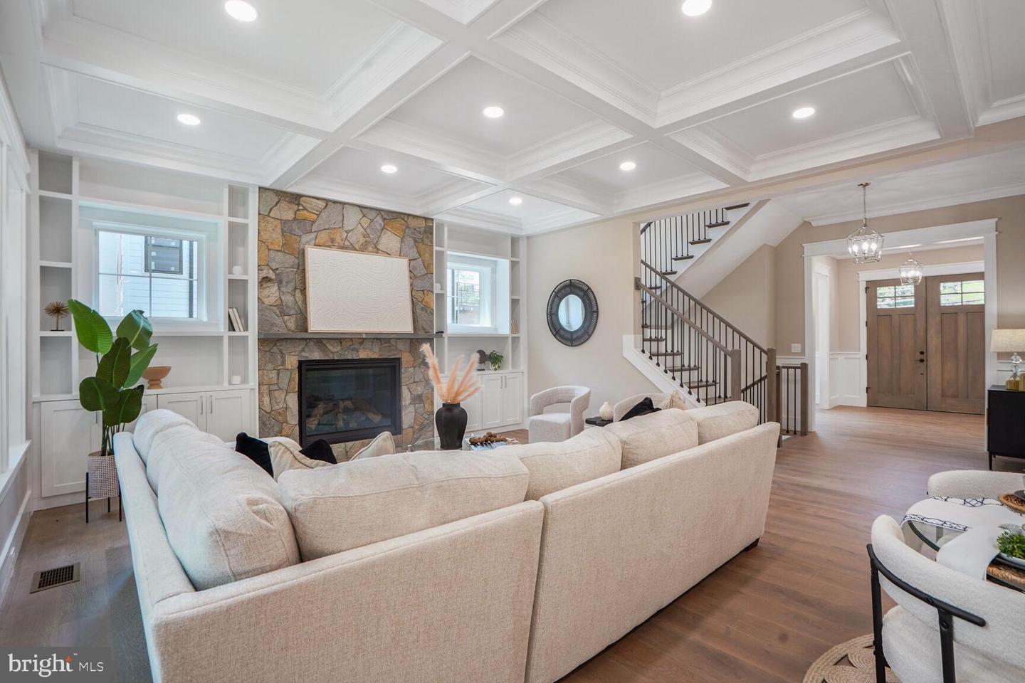 504 KINGSLEY RD SW, VIENNA, Virginia 22180, 7 Bedrooms Bedrooms, ,6 BathroomsBathrooms,Residential,For sale,504 KINGSLEY RD SW,VAFX2246344 MLS # VAFX2246344