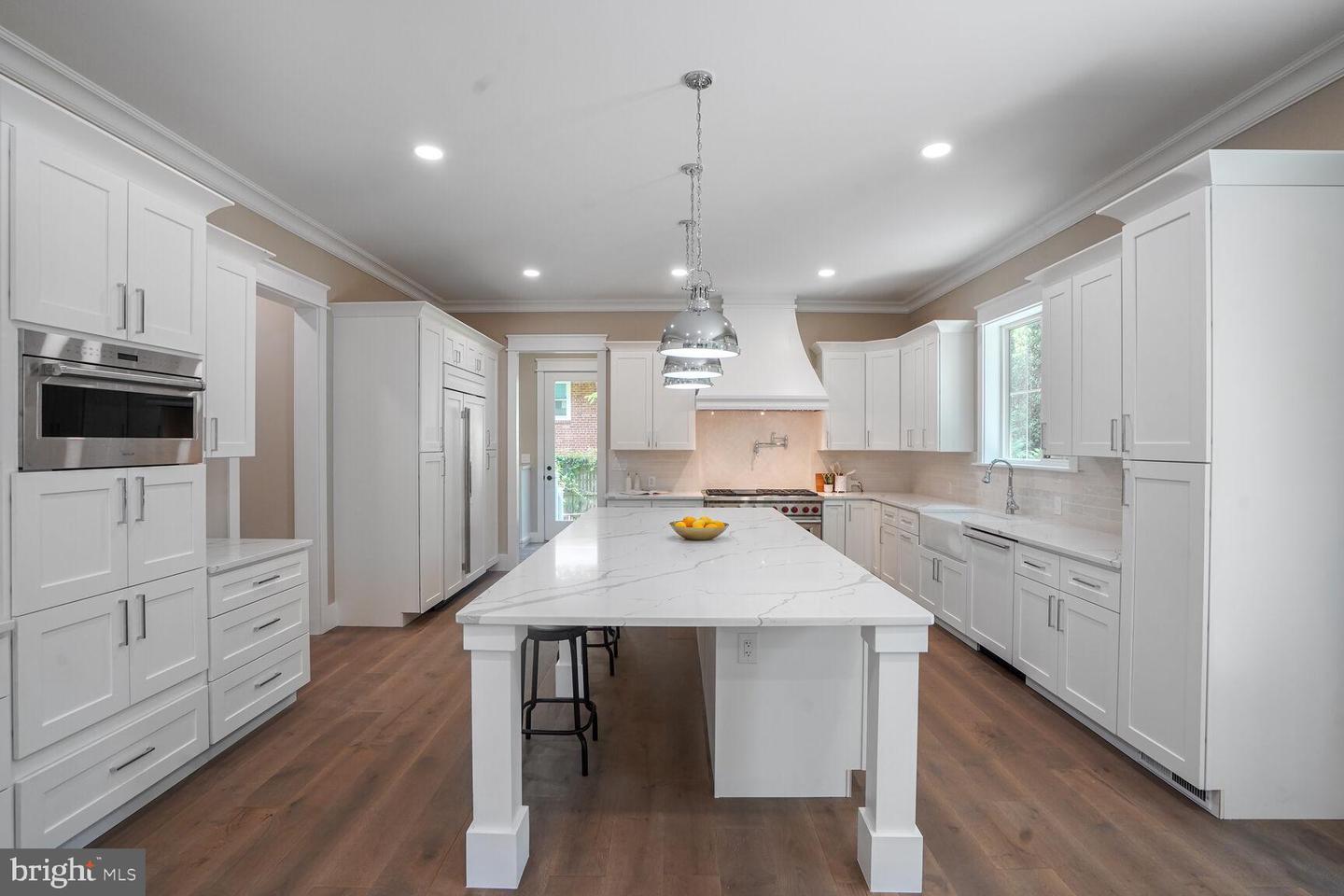 504 KINGSLEY RD SW, VIENNA, Virginia 22180, 7 Bedrooms Bedrooms, ,6 BathroomsBathrooms,Residential,For sale,504 KINGSLEY RD SW,VAFX2246344 MLS # VAFX2246344