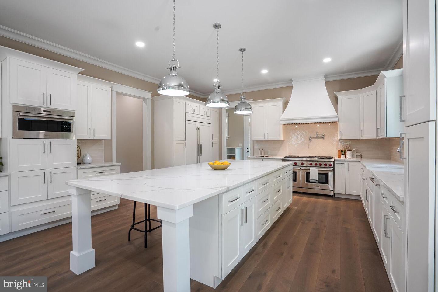 504 KINGSLEY RD SW, VIENNA, Virginia 22180, 7 Bedrooms Bedrooms, ,6 BathroomsBathrooms,Residential,For sale,504 KINGSLEY RD SW,VAFX2246344 MLS # VAFX2246344