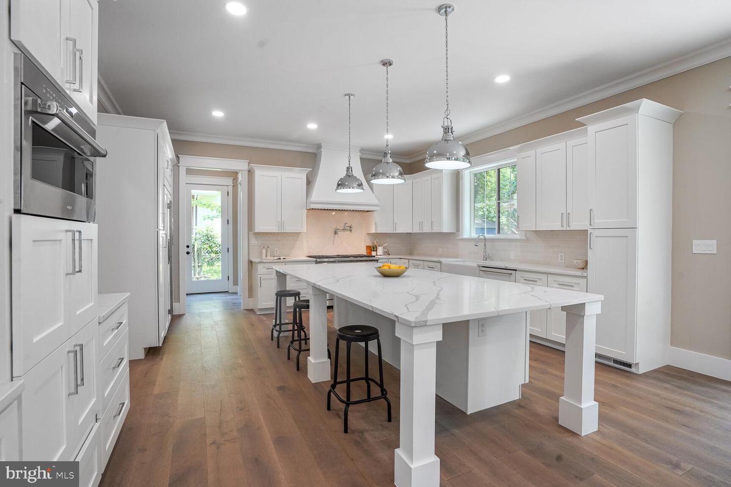 504 KINGSLEY RD SW, VIENNA, Virginia 22180, 7 Bedrooms Bedrooms, ,6 BathroomsBathrooms,Residential,For sale,504 KINGSLEY RD SW,VAFX2246344 MLS # VAFX2246344