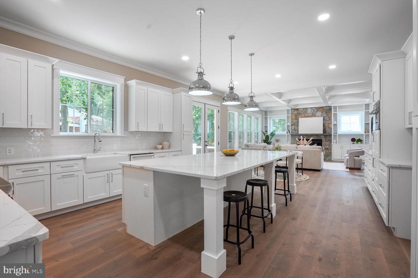 504 KINGSLEY RD SW, VIENNA, Virginia 22180, 7 Bedrooms Bedrooms, ,6 BathroomsBathrooms,Residential,For sale,504 KINGSLEY RD SW,VAFX2246344 MLS # VAFX2246344