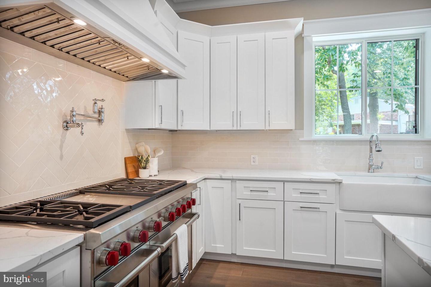504 KINGSLEY RD SW, VIENNA, Virginia 22180, 7 Bedrooms Bedrooms, ,6 BathroomsBathrooms,Residential,For sale,504 KINGSLEY RD SW,VAFX2246344 MLS # VAFX2246344