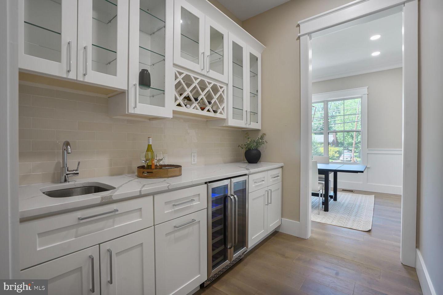 504 KINGSLEY RD SW, VIENNA, Virginia 22180, 7 Bedrooms Bedrooms, ,6 BathroomsBathrooms,Residential,For sale,504 KINGSLEY RD SW,VAFX2246344 MLS # VAFX2246344