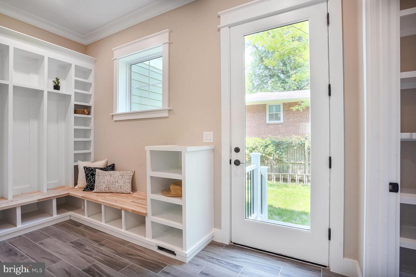 504 KINGSLEY RD SW, VIENNA, Virginia 22180, 7 Bedrooms Bedrooms, ,6 BathroomsBathrooms,Residential,For sale,504 KINGSLEY RD SW,VAFX2246344 MLS # VAFX2246344
