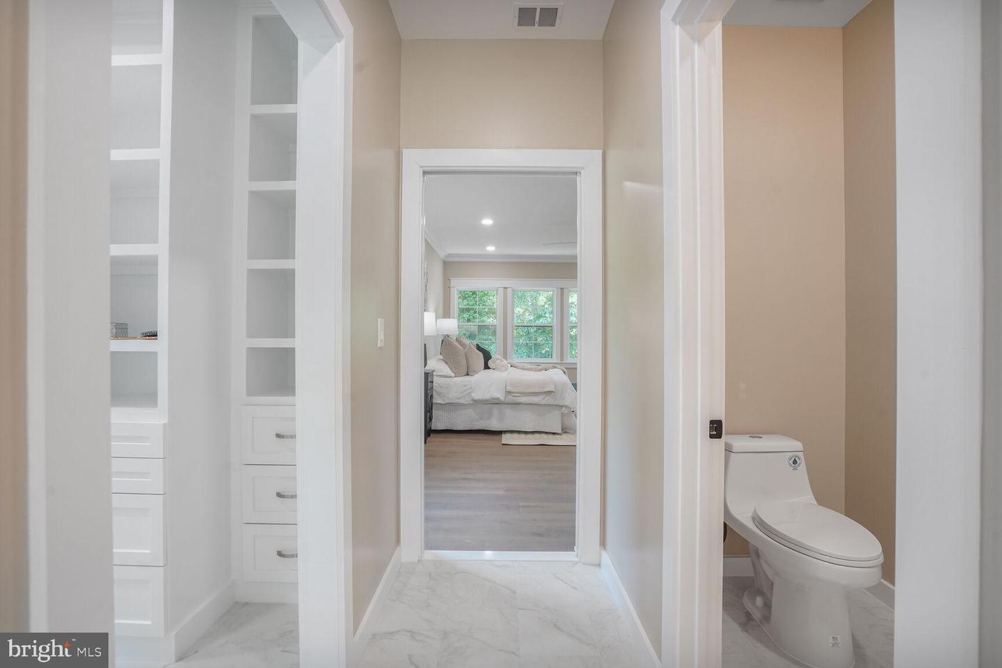 504 KINGSLEY RD SW, VIENNA, Virginia 22180, 7 Bedrooms Bedrooms, ,6 BathroomsBathrooms,Residential,For sale,504 KINGSLEY RD SW,VAFX2246344 MLS # VAFX2246344