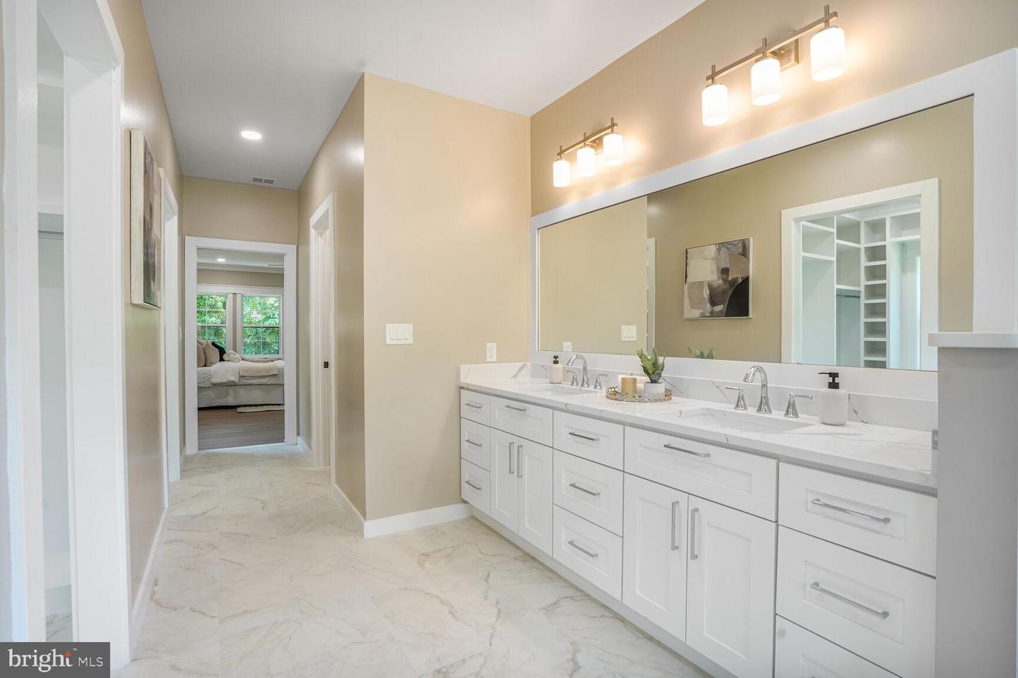 504 KINGSLEY RD SW, VIENNA, Virginia 22180, 7 Bedrooms Bedrooms, ,6 BathroomsBathrooms,Residential,For sale,504 KINGSLEY RD SW,VAFX2246344 MLS # VAFX2246344