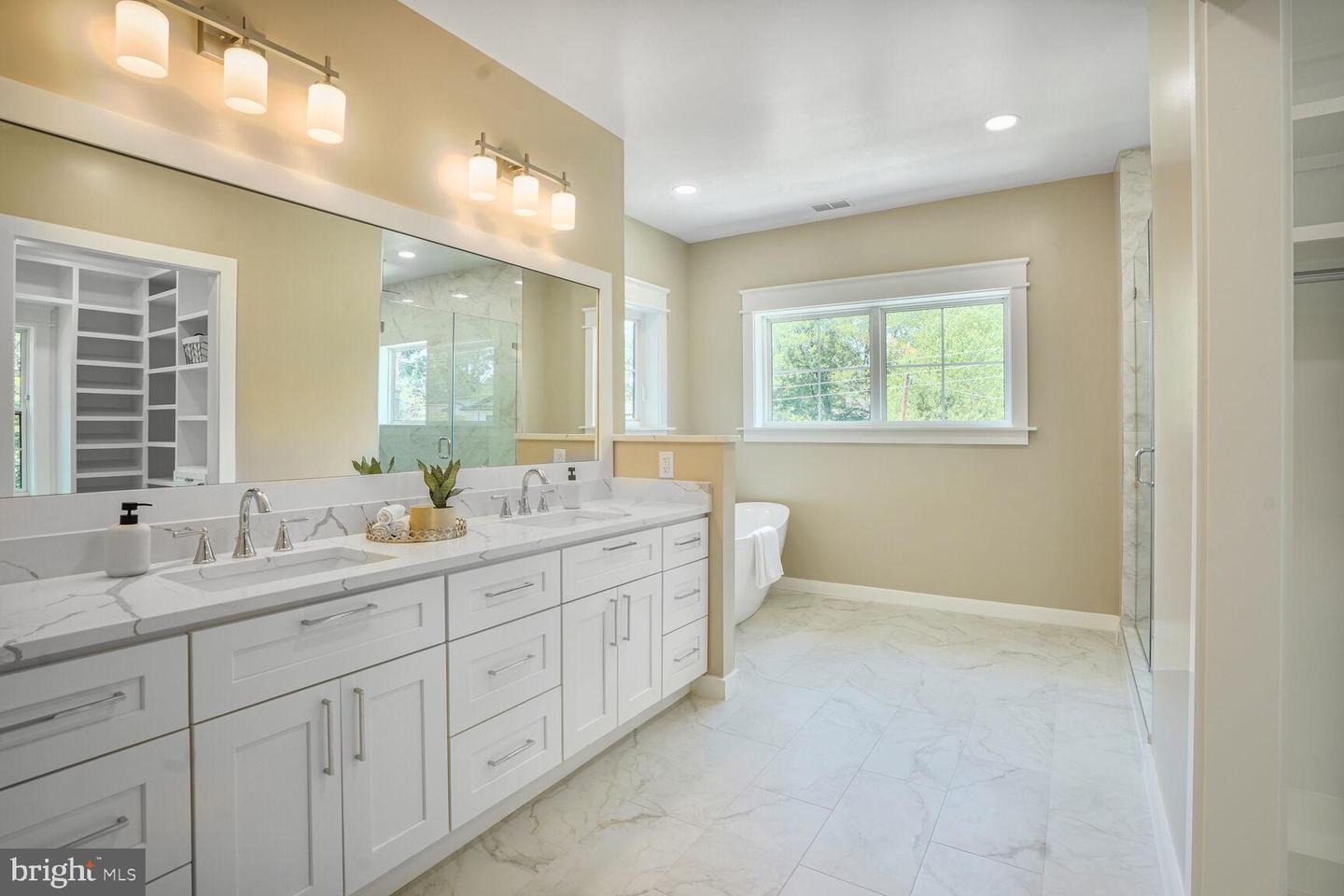 504 KINGSLEY RD SW, VIENNA, Virginia 22180, 7 Bedrooms Bedrooms, ,6 BathroomsBathrooms,Residential,For sale,504 KINGSLEY RD SW,VAFX2246344 MLS # VAFX2246344