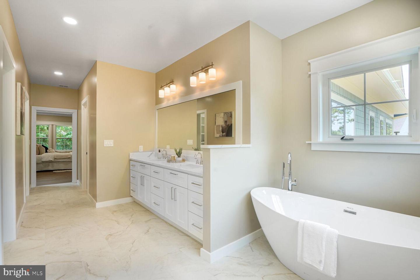 504 KINGSLEY RD SW, VIENNA, Virginia 22180, 7 Bedrooms Bedrooms, ,6 BathroomsBathrooms,Residential,For sale,504 KINGSLEY RD SW,VAFX2246344 MLS # VAFX2246344