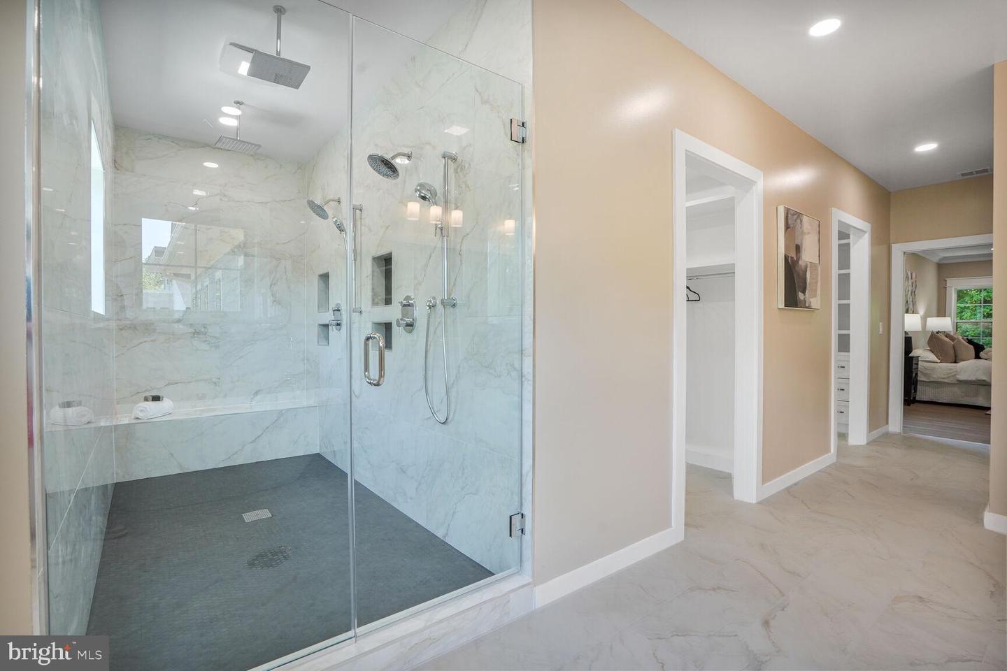 504 KINGSLEY RD SW, VIENNA, Virginia 22180, 7 Bedrooms Bedrooms, ,6 BathroomsBathrooms,Residential,For sale,504 KINGSLEY RD SW,VAFX2246344 MLS # VAFX2246344