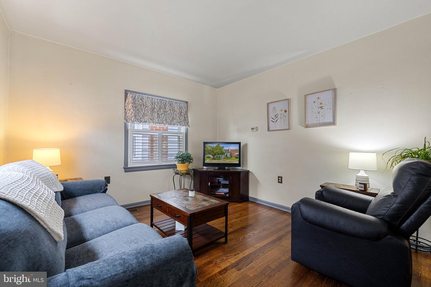 213 WEST ST, WINCHESTER, Virginia 22601, 2 Bedrooms Bedrooms, ,1 BathroomBathrooms,Residential,For sale,213 WEST ST,VAWI2007936 MLS # VAWI2007936