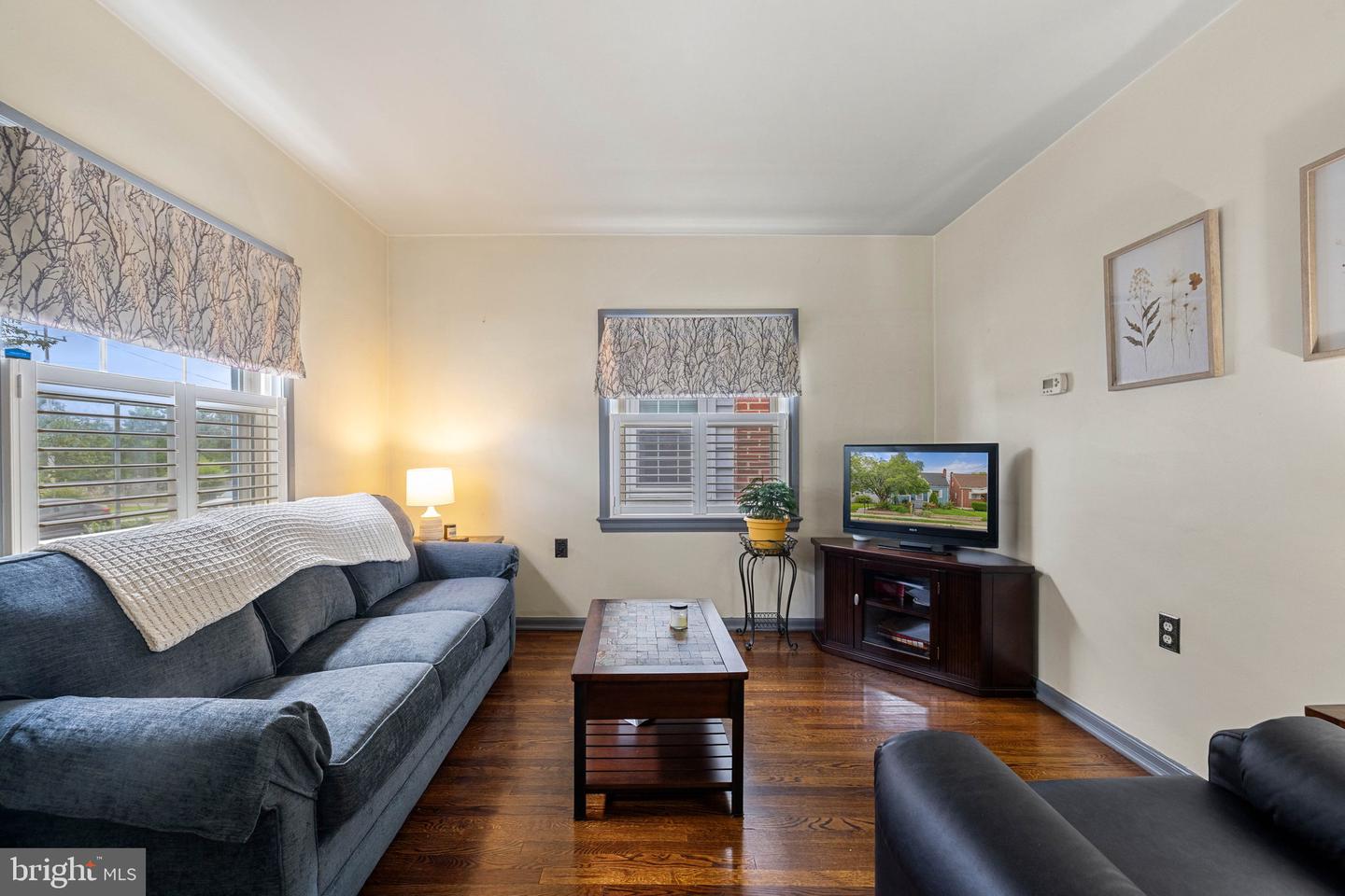 213 WEST ST, WINCHESTER, Virginia 22601, 2 Bedrooms Bedrooms, ,1 BathroomBathrooms,Residential,For sale,213 WEST ST,VAWI2007936 MLS # VAWI2007936