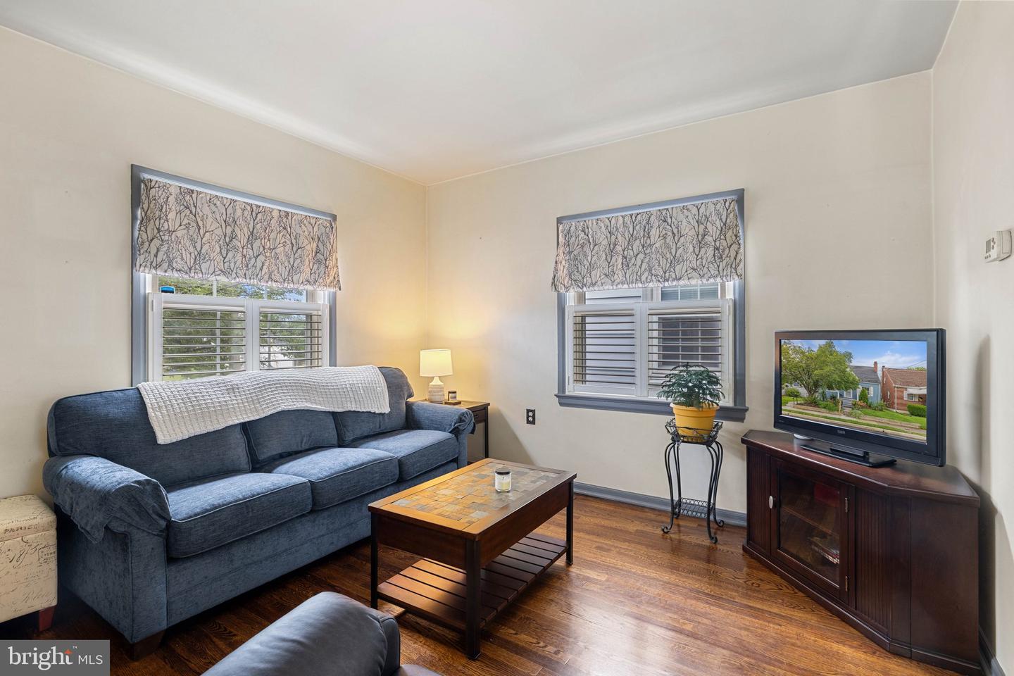 213 WEST ST, WINCHESTER, Virginia 22601, 2 Bedrooms Bedrooms, ,1 BathroomBathrooms,Residential,For sale,213 WEST ST,VAWI2007936 MLS # VAWI2007936