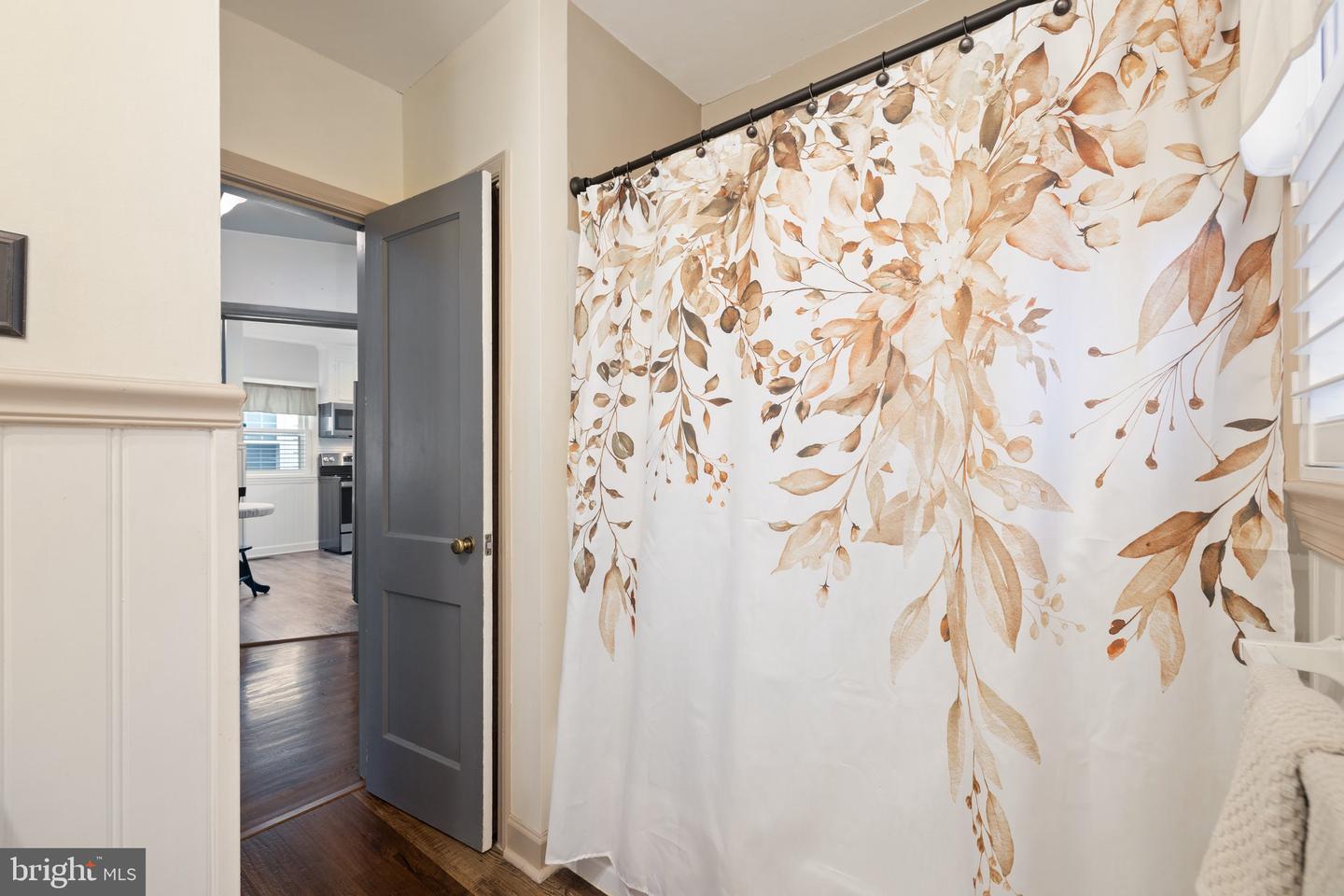 213 WEST ST, WINCHESTER, Virginia 22601, 2 Bedrooms Bedrooms, ,1 BathroomBathrooms,Residential,For sale,213 WEST ST,VAWI2007936 MLS # VAWI2007936