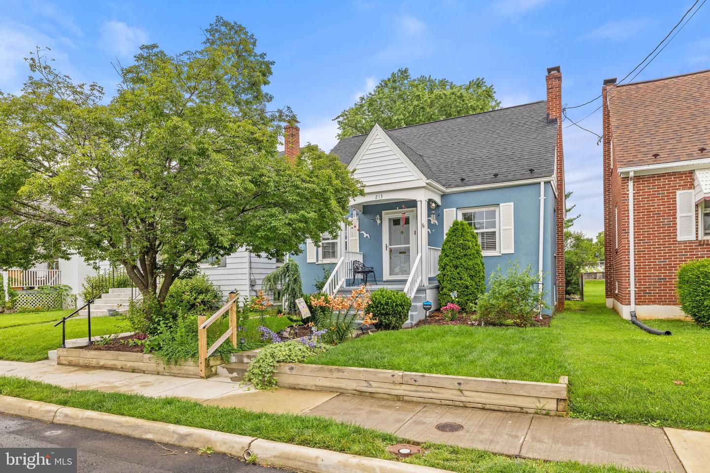 213 WEST ST, WINCHESTER, Virginia 22601, 2 Bedrooms Bedrooms, ,1 BathroomBathrooms,Residential,For sale,213 WEST ST,VAWI2007936 MLS # VAWI2007936