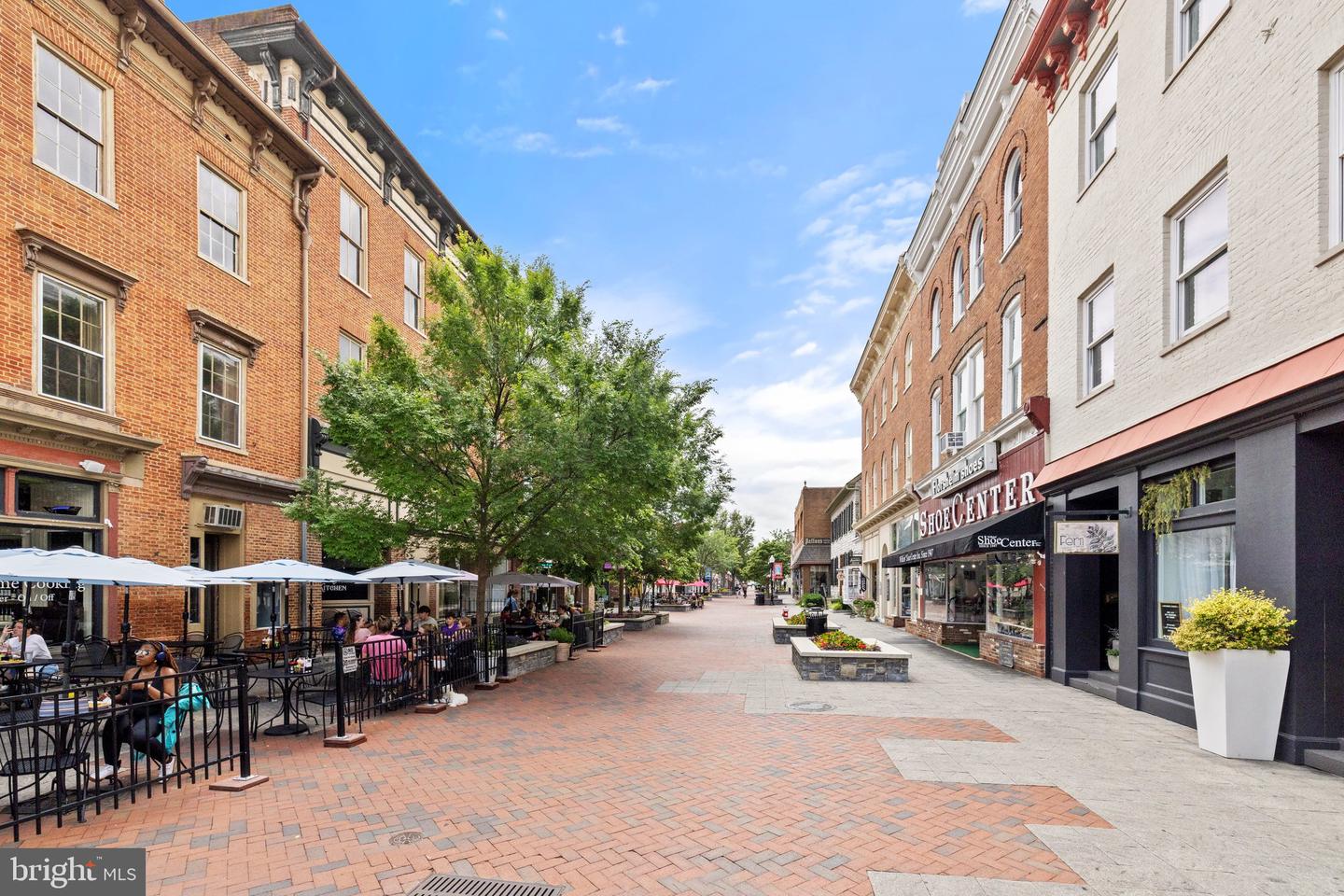 213 WEST ST, WINCHESTER, Virginia 22601, 2 Bedrooms Bedrooms, ,1 BathroomBathrooms,Residential,For sale,213 WEST ST,VAWI2007936 MLS # VAWI2007936