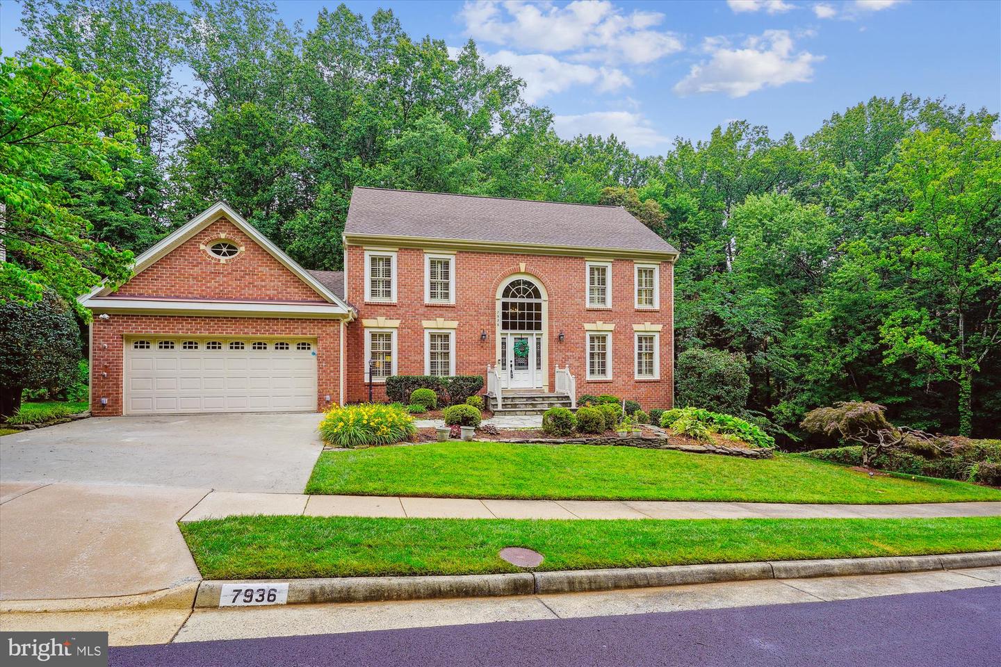 7936 LOBELIA LN, SPRINGFIELD, Virginia 22152, 4 Bedrooms Bedrooms, ,3 BathroomsBathrooms,Residential,For sale,7936 LOBELIA LN,VAFX2246626 MLS # VAFX2246626