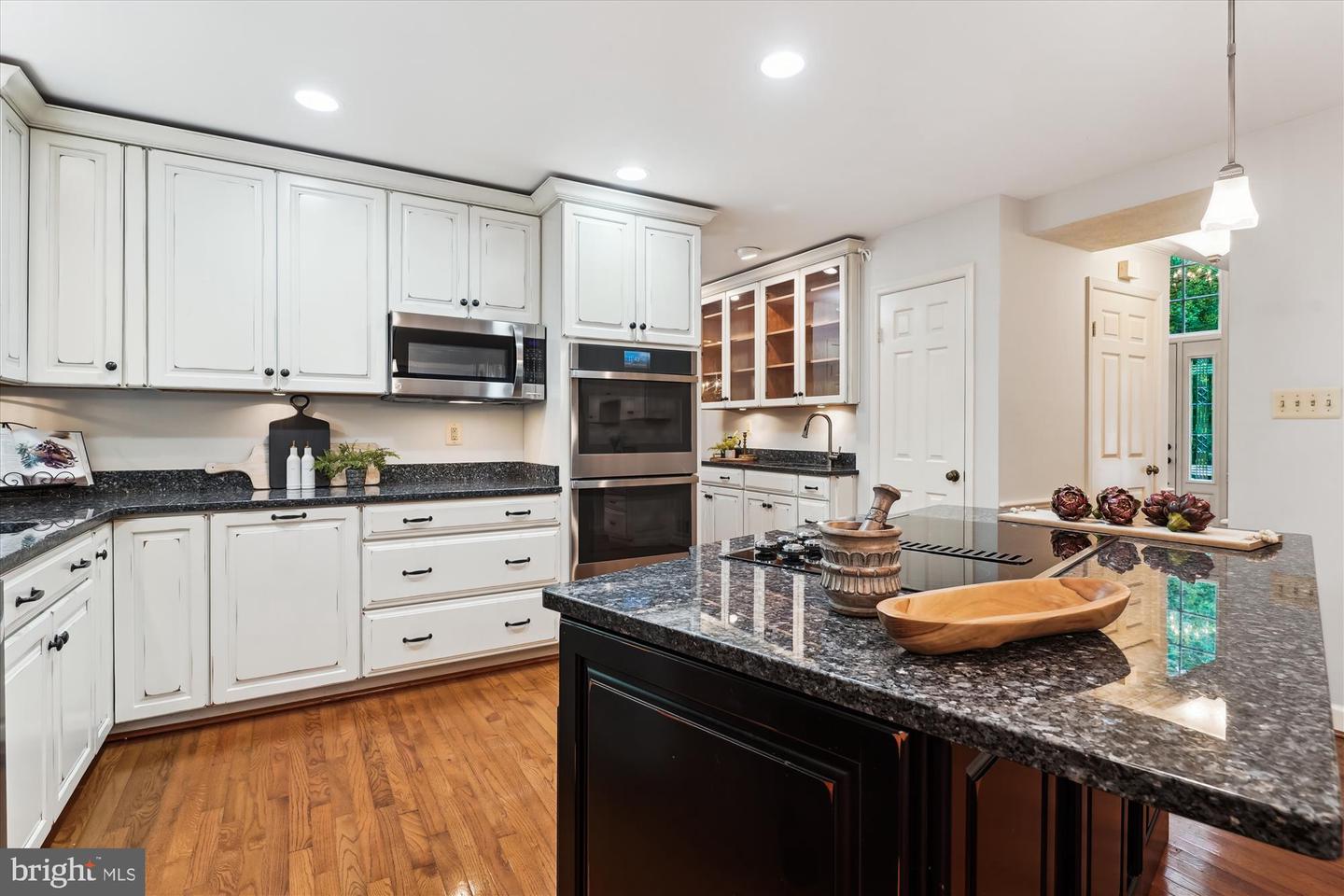 7936 LOBELIA LN, SPRINGFIELD, Virginia 22152, 4 Bedrooms Bedrooms, ,3 BathroomsBathrooms,Residential,For sale,7936 LOBELIA LN,VAFX2246626 MLS # VAFX2246626