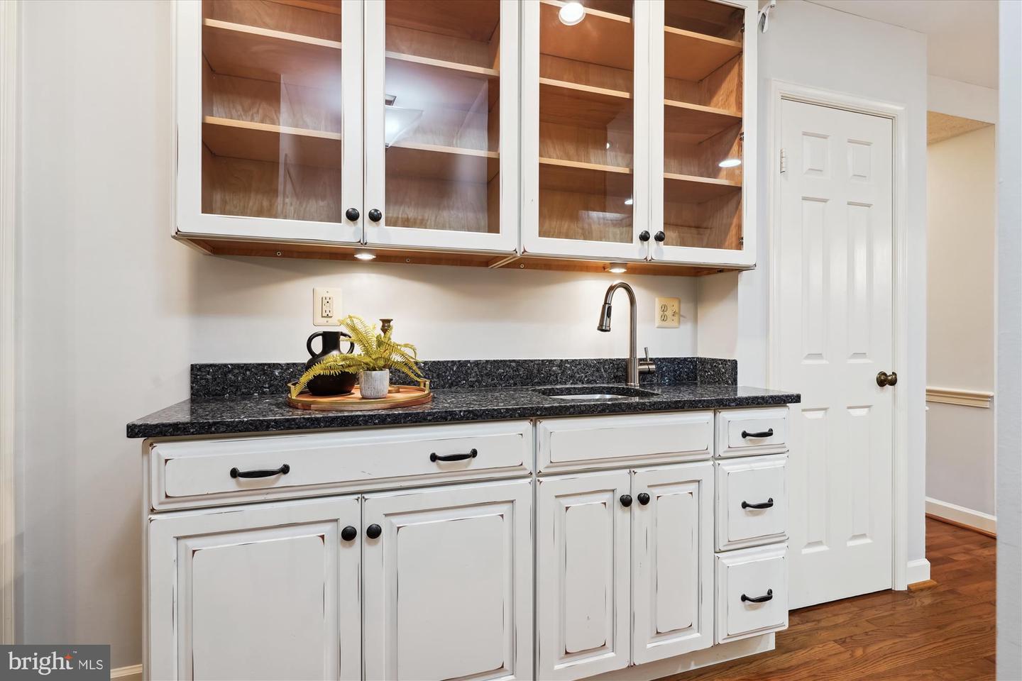 7936 LOBELIA LN, SPRINGFIELD, Virginia 22152, 4 Bedrooms Bedrooms, ,3 BathroomsBathrooms,Residential,For sale,7936 LOBELIA LN,VAFX2246626 MLS # VAFX2246626