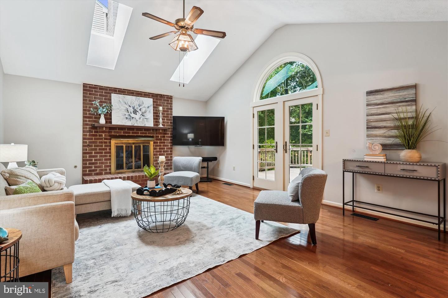 7936 LOBELIA LN, SPRINGFIELD, Virginia 22152, 4 Bedrooms Bedrooms, ,3 BathroomsBathrooms,Residential,For sale,7936 LOBELIA LN,VAFX2246626 MLS # VAFX2246626
