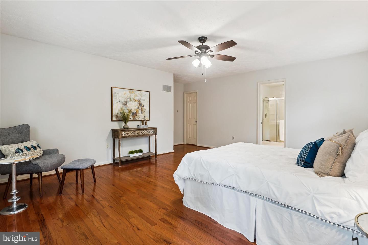 7936 LOBELIA LN, SPRINGFIELD, Virginia 22152, 4 Bedrooms Bedrooms, ,3 BathroomsBathrooms,Residential,For sale,7936 LOBELIA LN,VAFX2246626 MLS # VAFX2246626