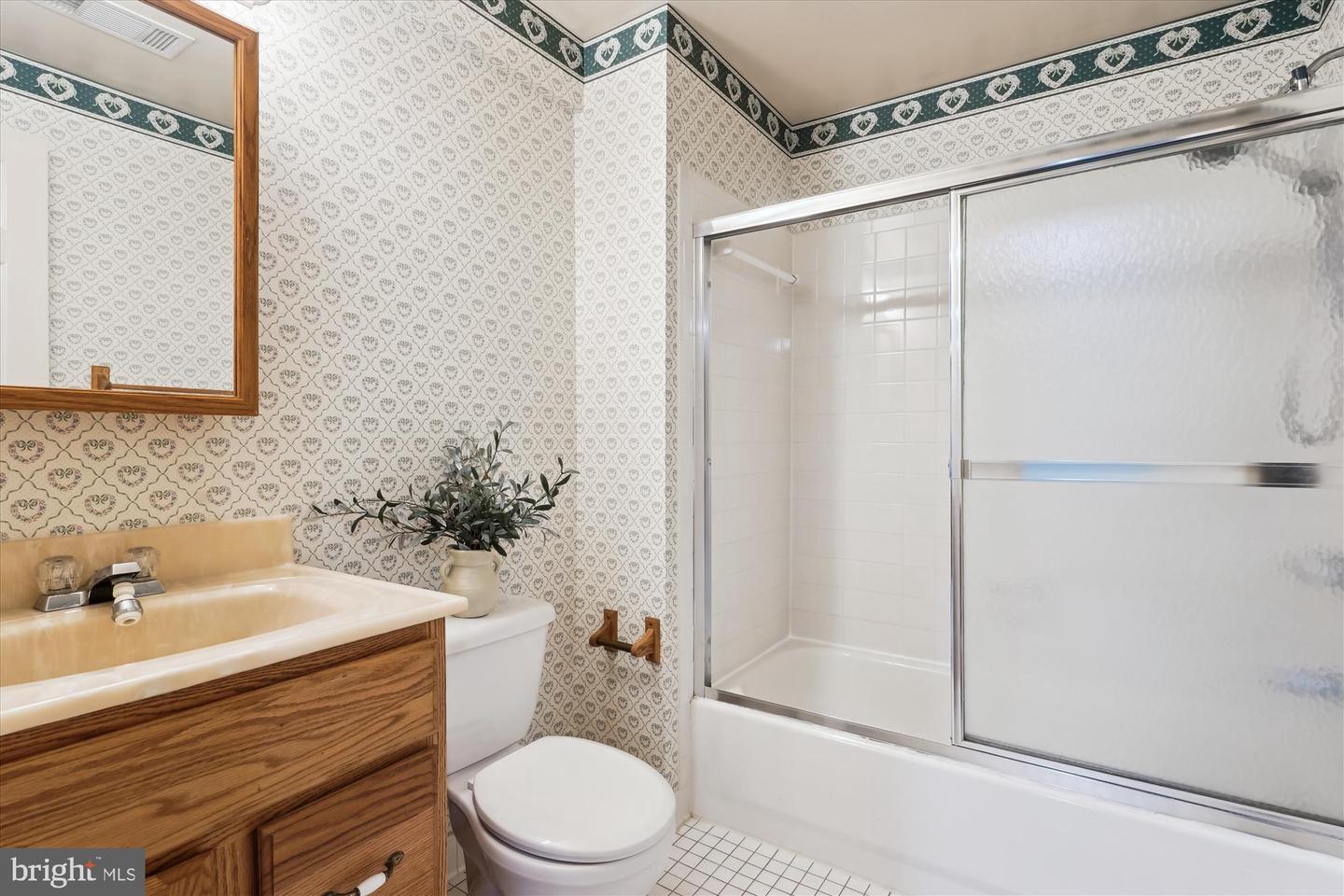 7936 LOBELIA LN, SPRINGFIELD, Virginia 22152, 4 Bedrooms Bedrooms, ,3 BathroomsBathrooms,Residential,For sale,7936 LOBELIA LN,VAFX2246626 MLS # VAFX2246626