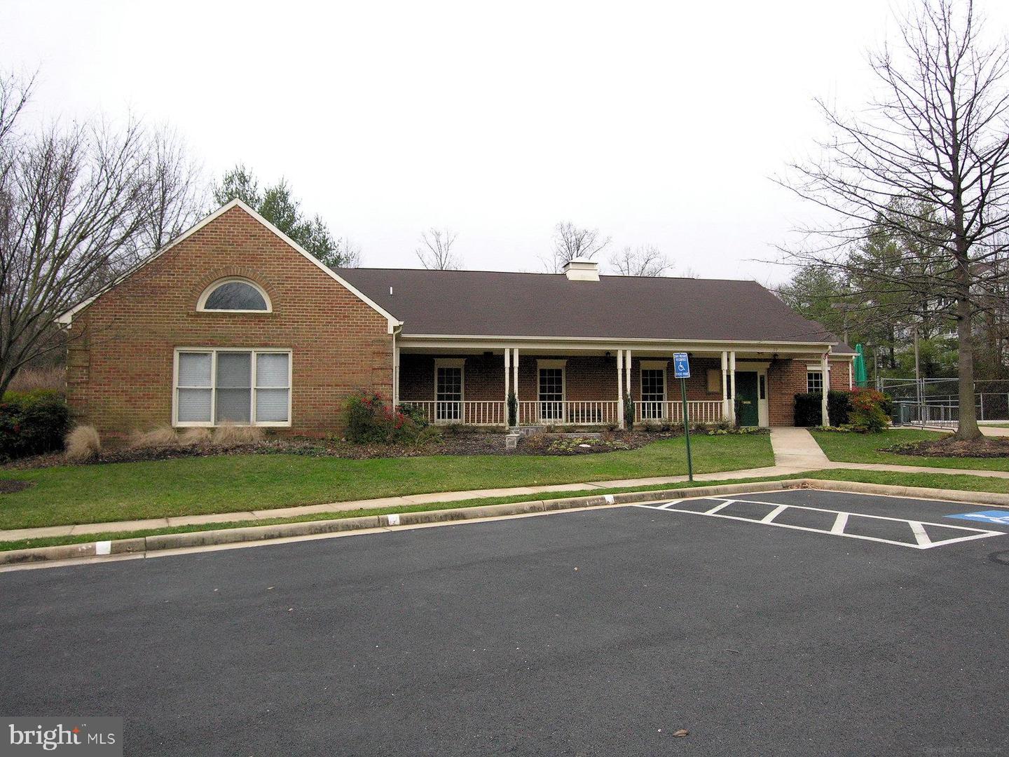 7936 LOBELIA LN, SPRINGFIELD, Virginia 22152, 4 Bedrooms Bedrooms, ,3 BathroomsBathrooms,Residential,For sale,7936 LOBELIA LN,VAFX2246626 MLS # VAFX2246626