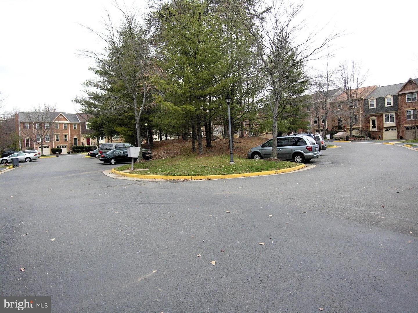 7936 LOBELIA LN, SPRINGFIELD, Virginia 22152, 4 Bedrooms Bedrooms, ,3 BathroomsBathrooms,Residential,For sale,7936 LOBELIA LN,VAFX2246626 MLS # VAFX2246626